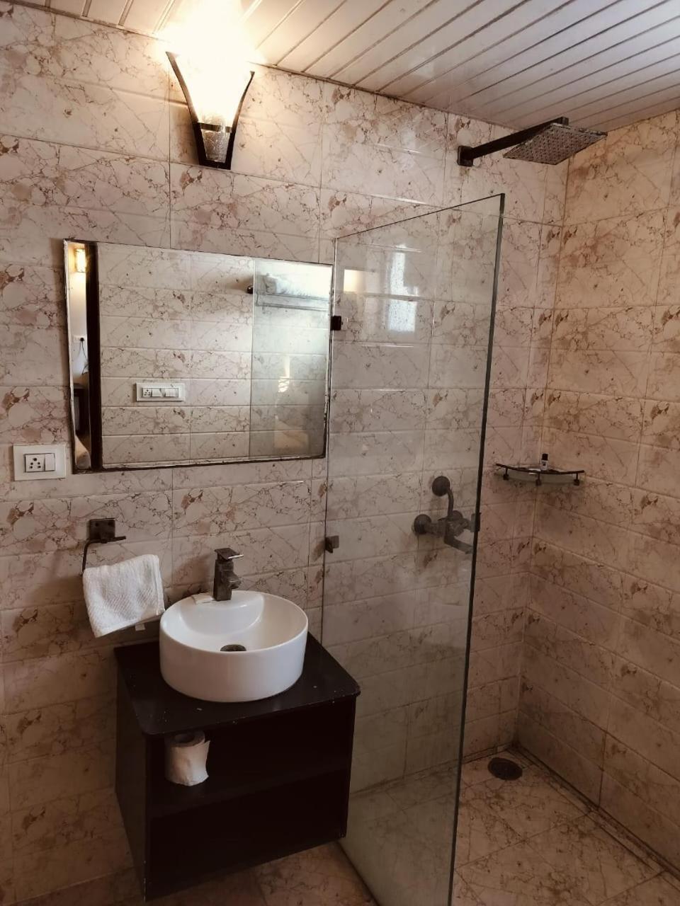 Pearl Suites At Omex Entrenity Vrindāvan Exteriér fotografie