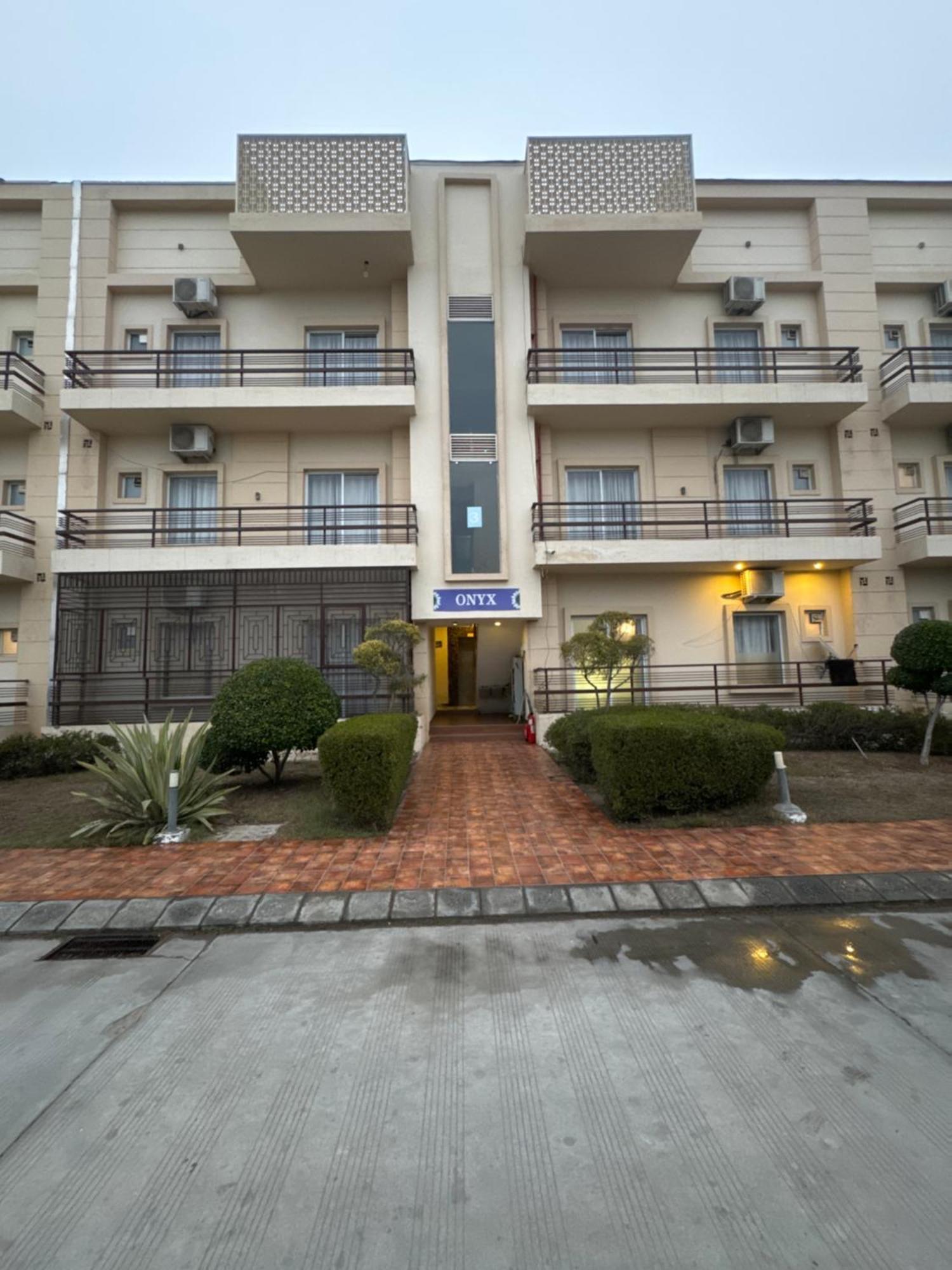 Pearl Suites At Omex Entrenity Vrindāvan Exteriér fotografie